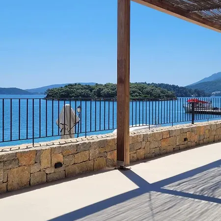 Kalyva By The Sea Apartment *