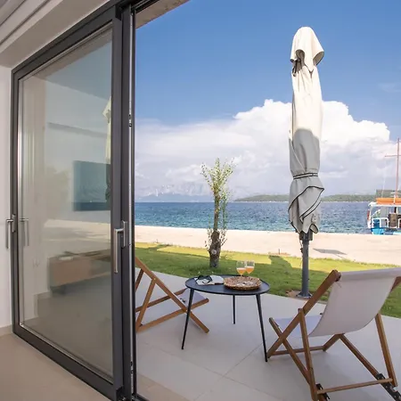 Apartment Kalyva By The Sea